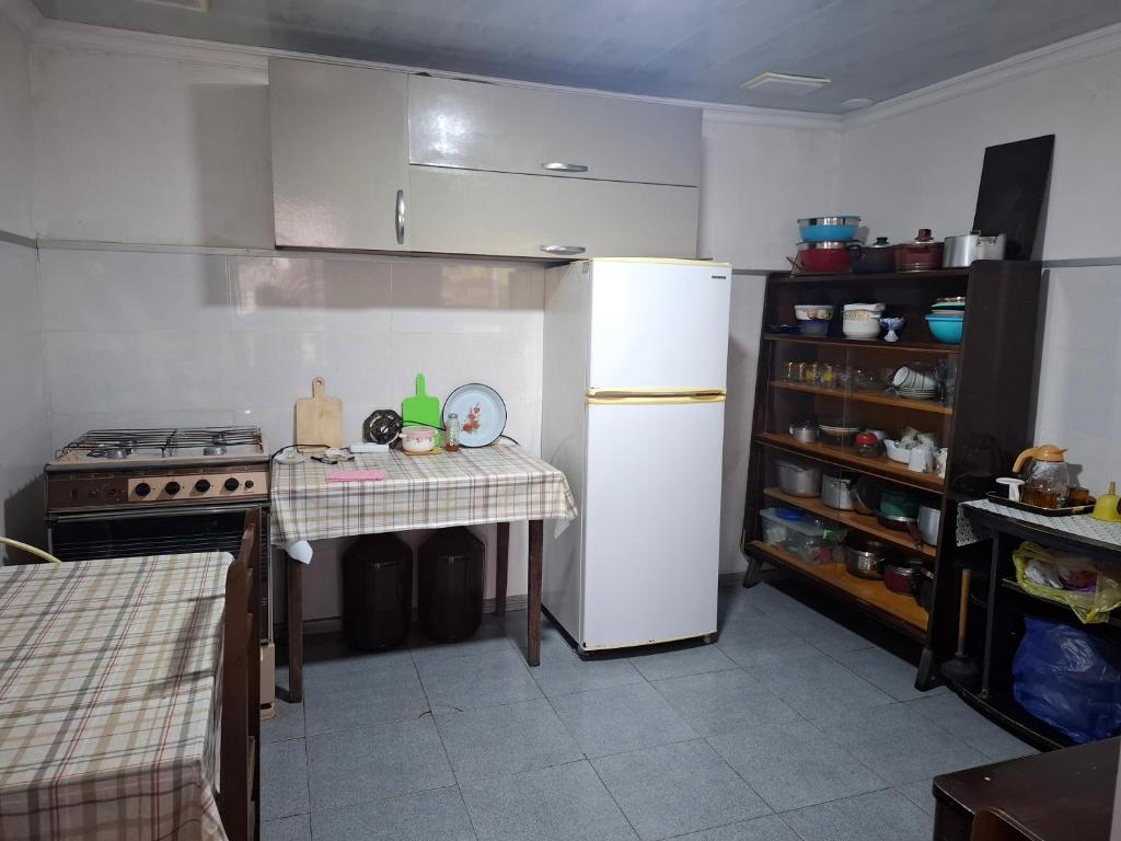 Kuchyň nebo kuchyňský kout v ubytování Light in August
