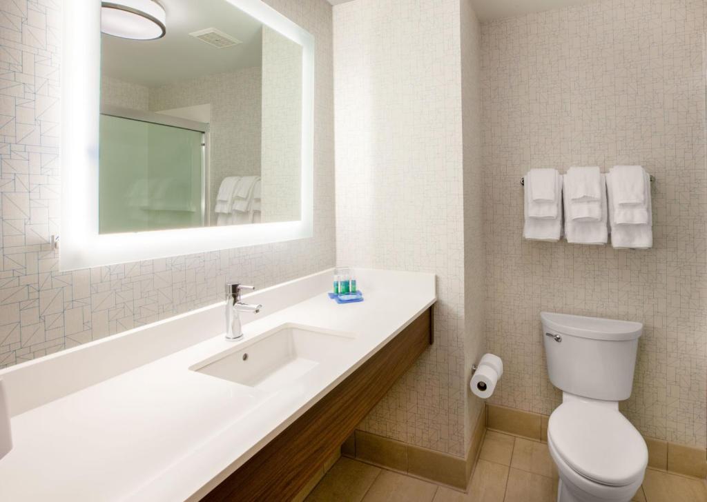 Holiday Inn Express Hotel & Suites Los Angeles Airport Hawthorne by IHG photo