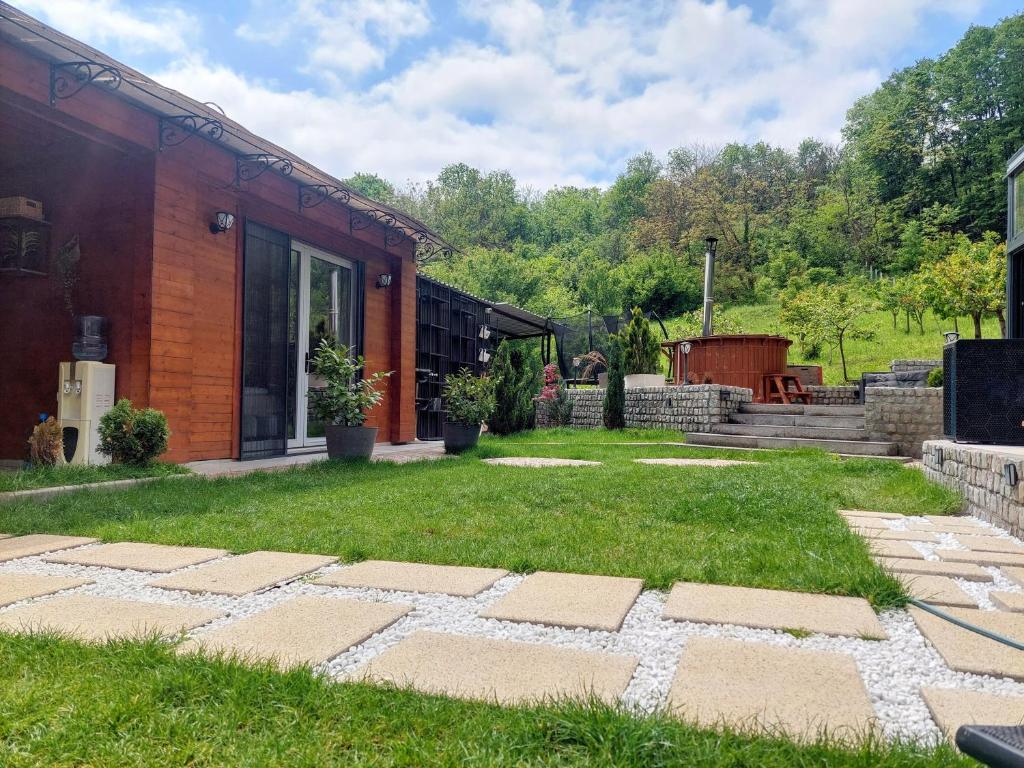 Zahrada ubytování Vila MP Banstol 4*- Brdež do, Fruška gora