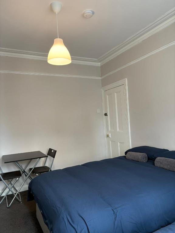 Postel nebo postele na pokoji v ubytování Superb Triple Room near Croke Park - 5