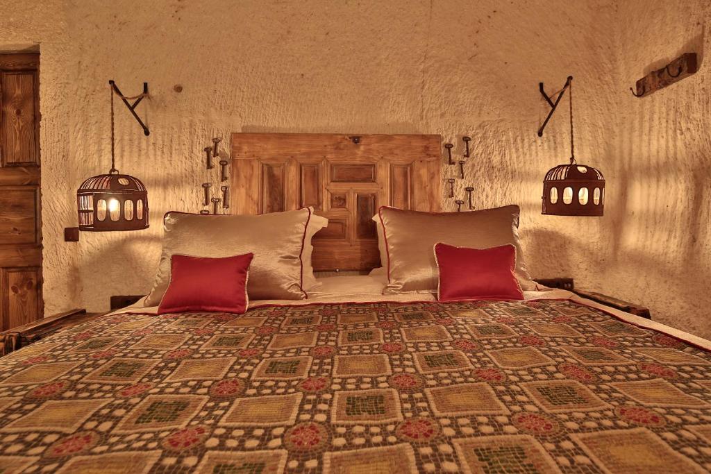 The Owl Cave Hotel - 19