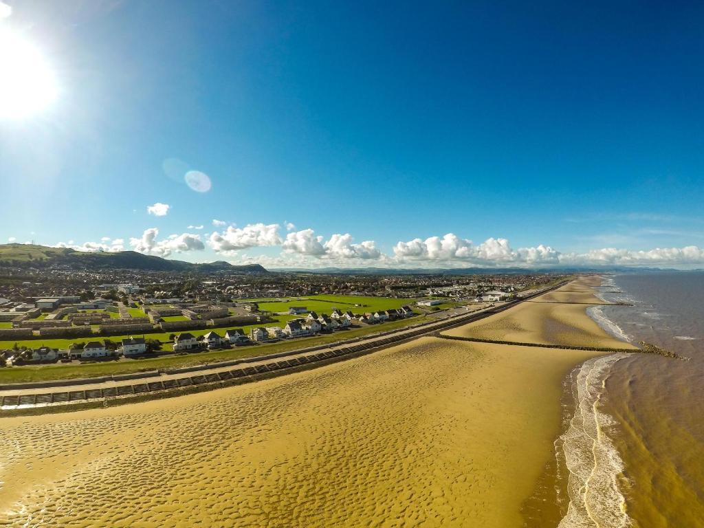 Gallery image of Cosy 8 Berth Caravan At Ty Mawr Holiday Park, North Wales Ref 86008D in Conwy