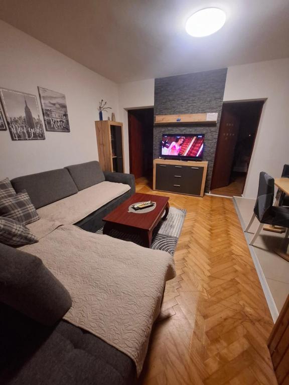 Telewizja i/lub zestaw kina domowego w obiekcie Zg Zapad