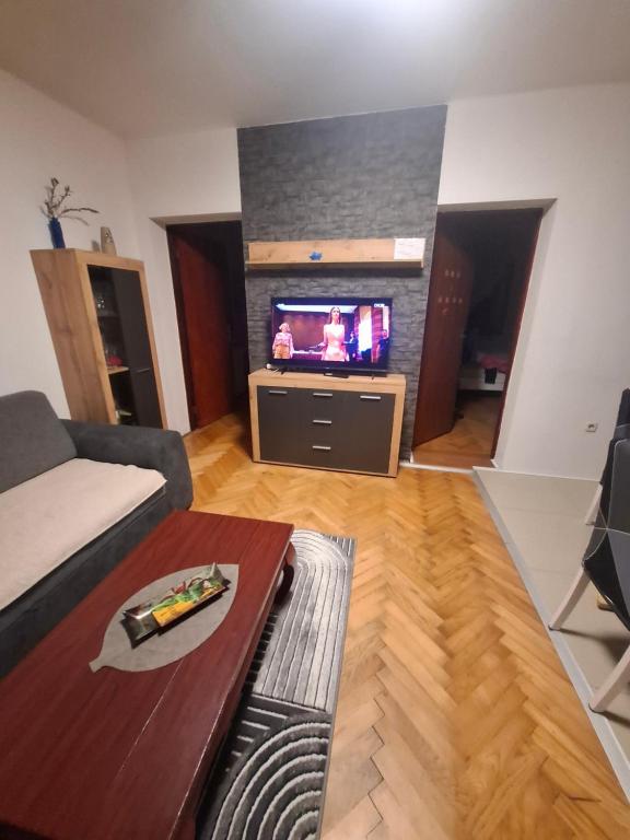 Telewizja i/lub zestaw kina domowego w obiekcie Zg Zapad
