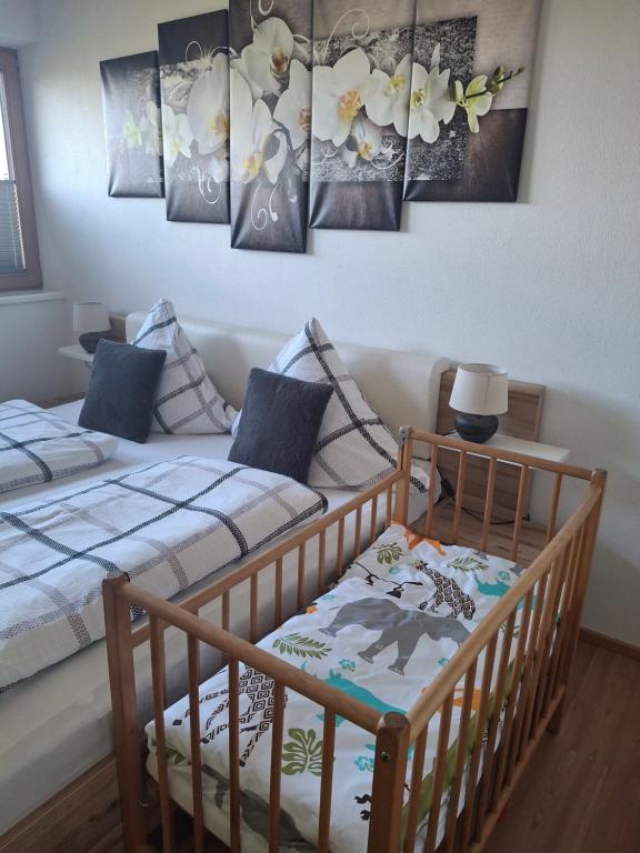 Postel nebo postele na pokoji v ubytování Ferienwohnung Oberkreut