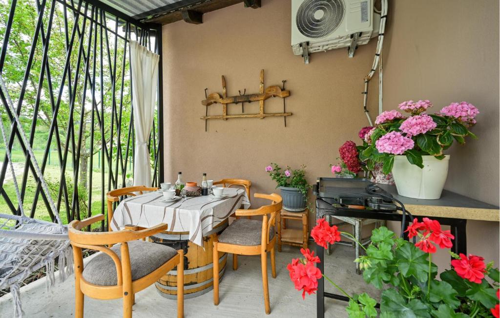 Fotografia z galérie ubytovania Cozy Home In Breznicki Hum v destinácii Hrašćina