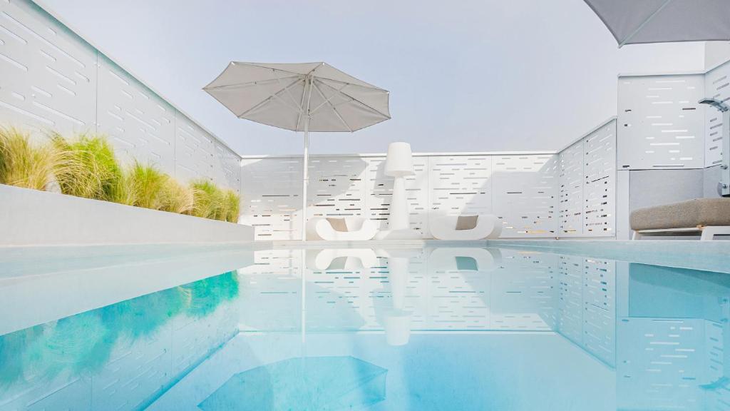 The swimming pool at or close to Ma Maison N5, Private Heated Pool, Acropolis View