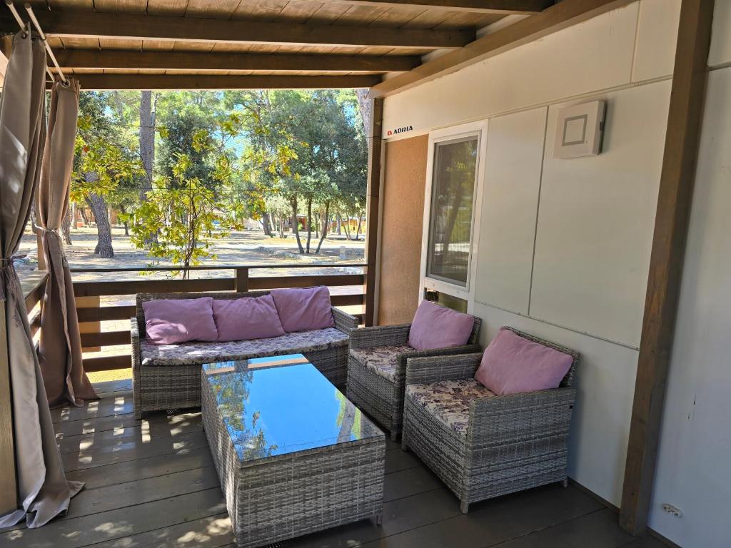 Posezení v ubytování Holiday Homes Lavanda - Biograd na Moru