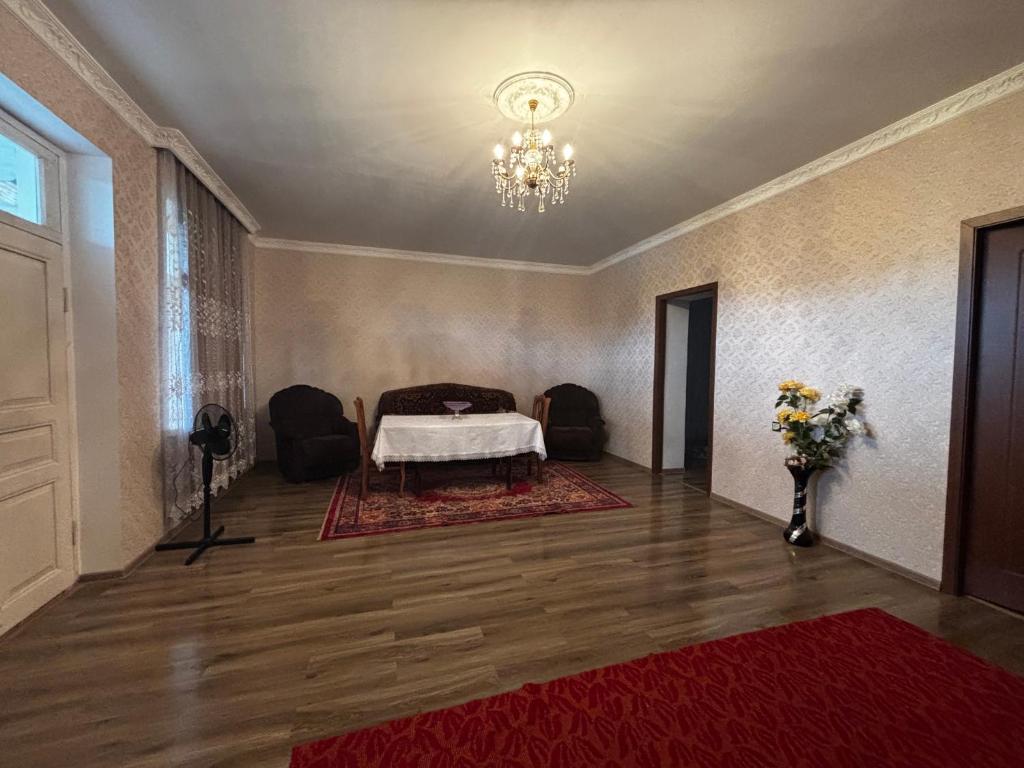 Llit o llits en una habitació de Uplistsikhe guest "Paluma"