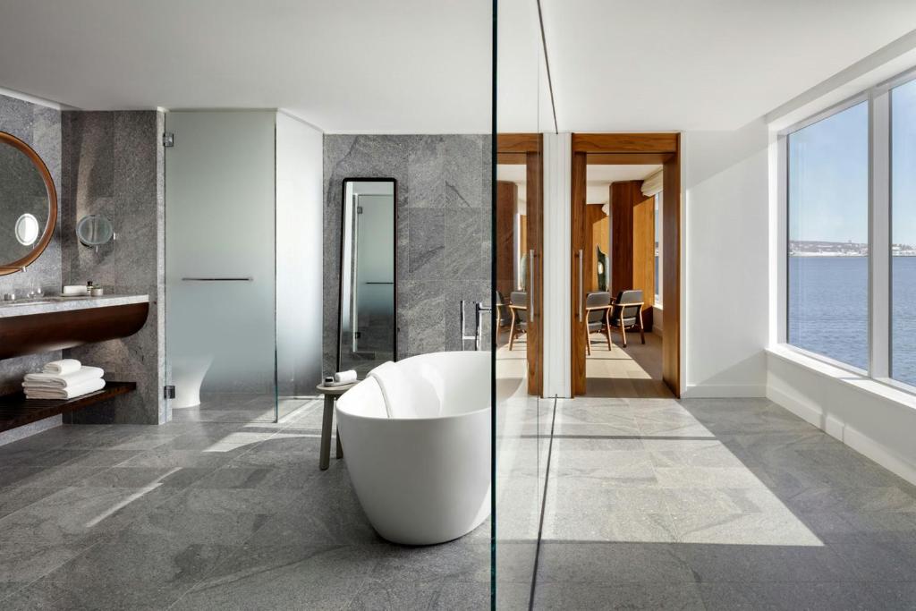 Muir, a Luxury Collection Hotel, Halifax - Resim 3