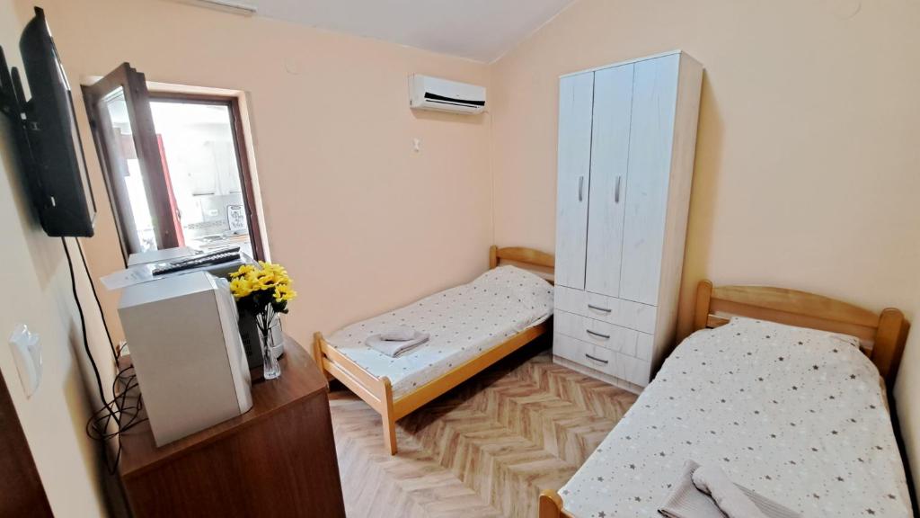 Apartments Škaljari - 4