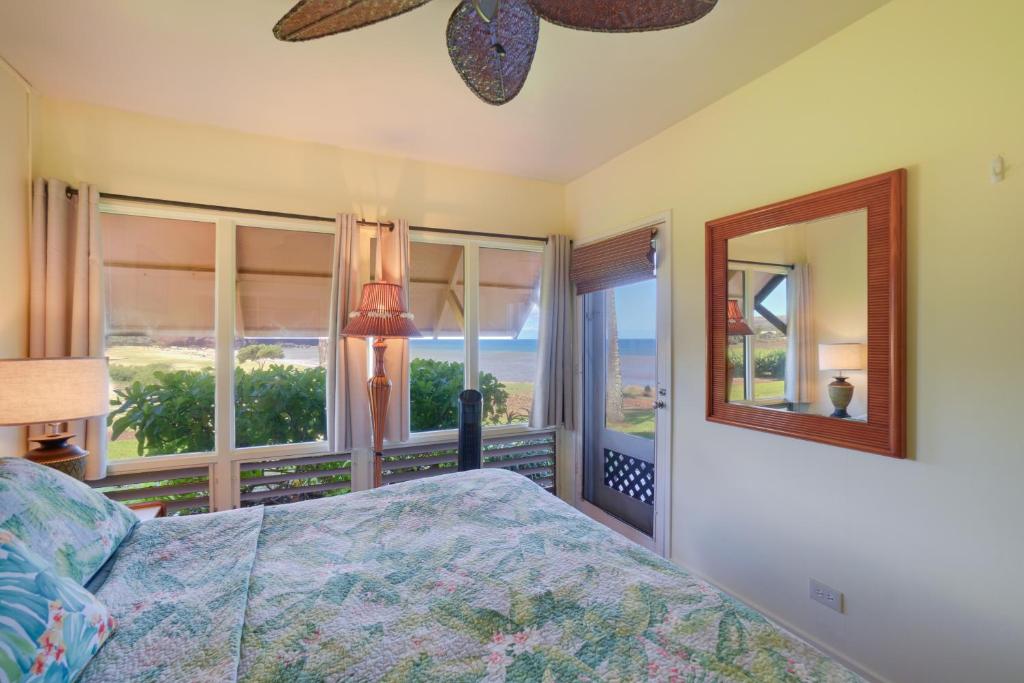 Gulta vai gultas numurā naktsmītnē Oceanfront Condo with Pool Access on Molokai!