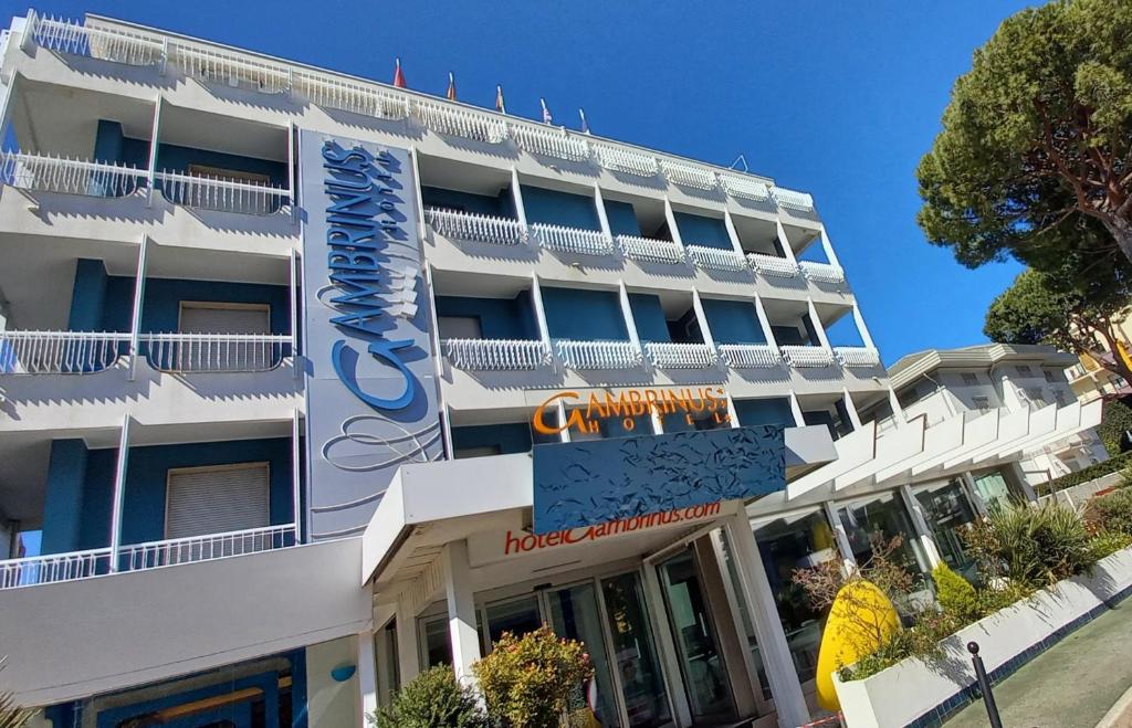 Budova, kde se hotel nachází
