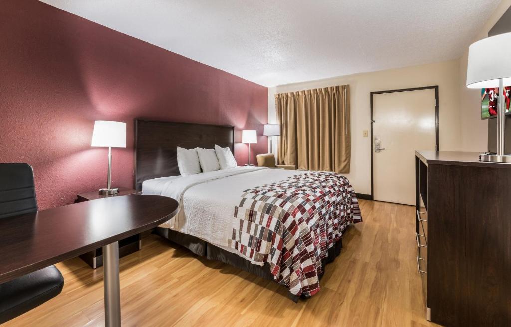 Red Roof Inn Indianapolis - Castleton - 豪华双人间 - 带一张双人床 - 禁烟