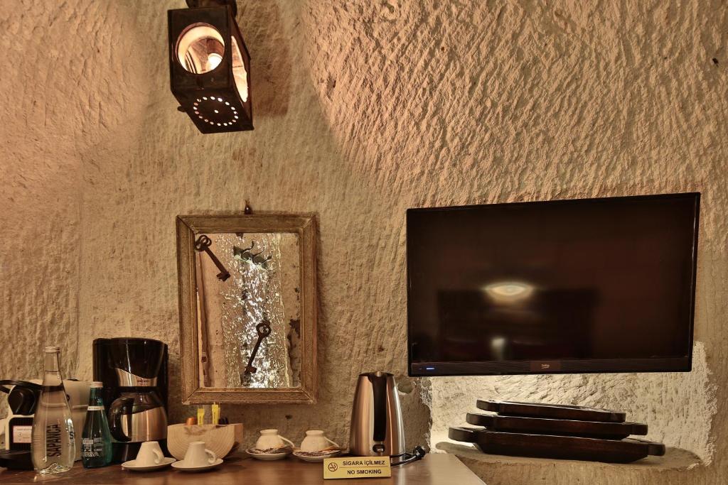 The Owl Cave Hotel - 9