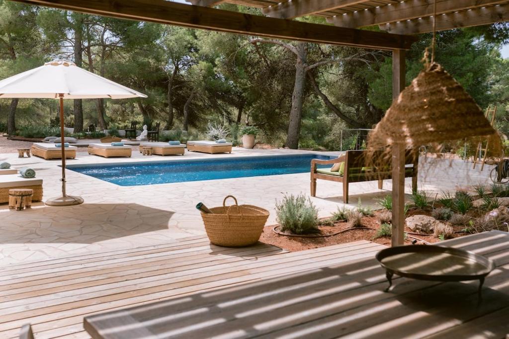 Bassein majutusasutuses Beautiful 1 hectar property near Cala Jondal või selle lähedal