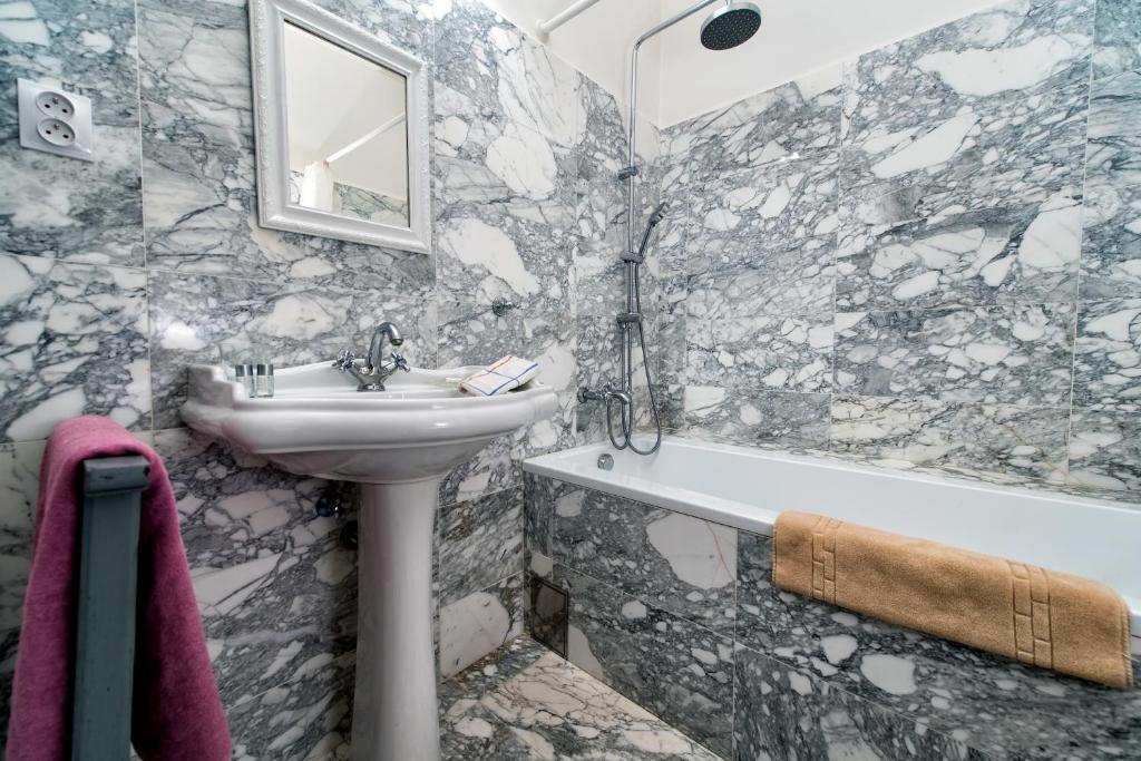 Koupelna v ubytování Family Hotel Okoř
