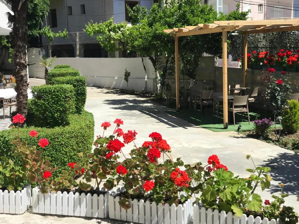 Zahrada ubytování Villa Qeli