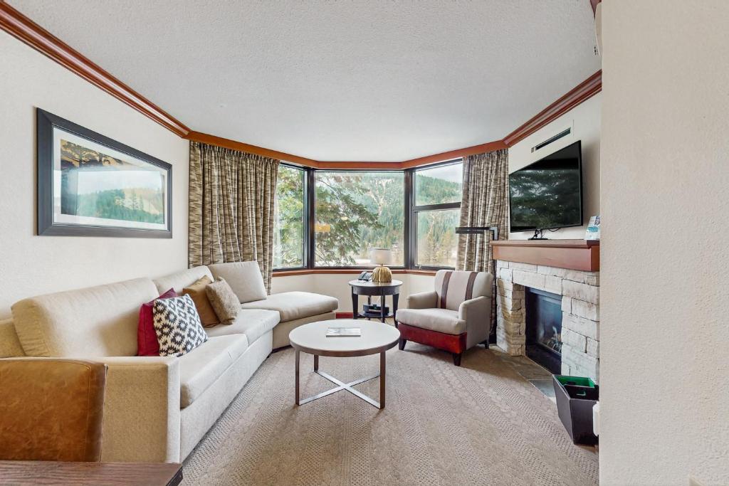 TV a/nebo společenská místnost v ubytování Everline Resort & Spa 338 + 340