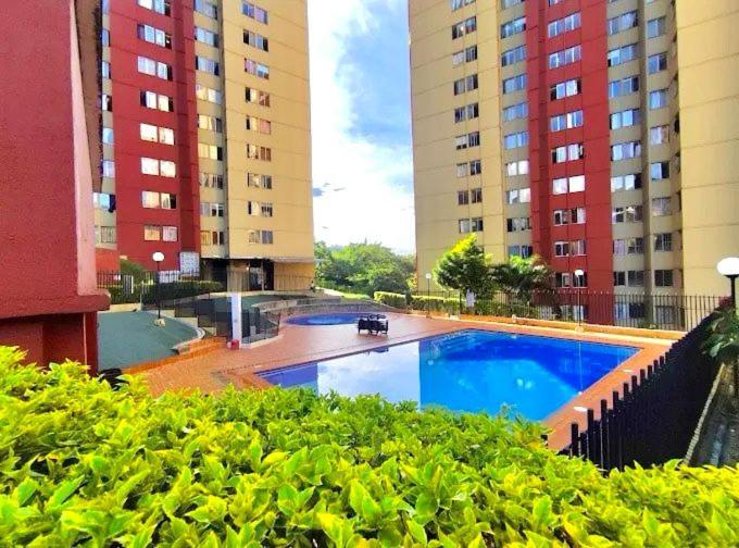 Bazén v ubytování Alojamiento Central en Medellín en Zona Turística BA nebo v jeho okolí