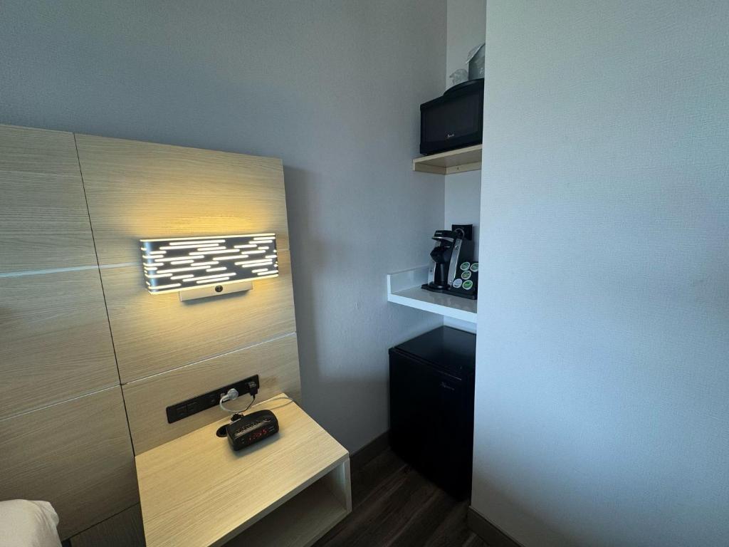 Holiday Inn Express & Suites - Atlanta Downtown by IHG photo