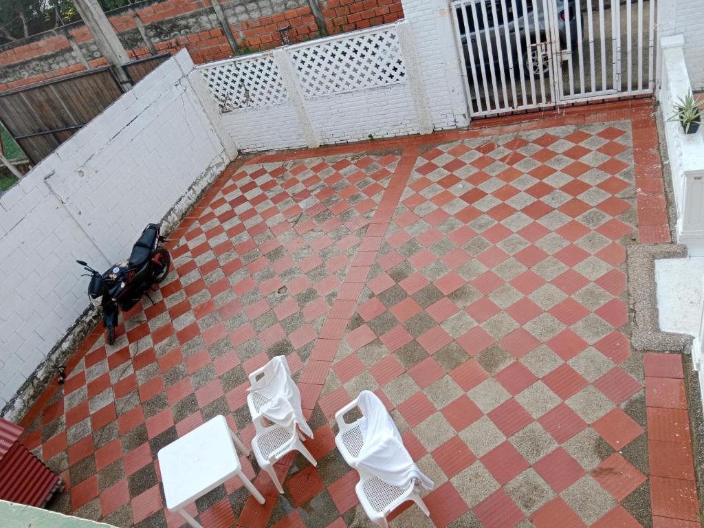 Μπαλκόνι ή βεράντα στο Habitación con aire y piscina