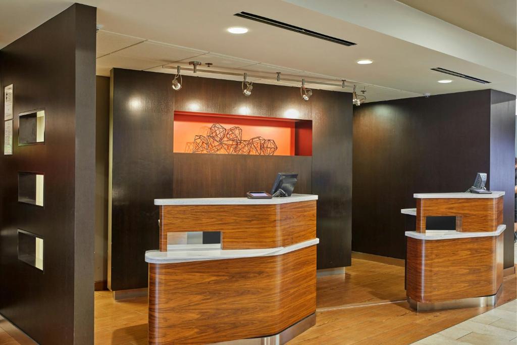 Vstupní hala nebo recepce v ubytování Courtyard by Marriott Eugene Springfield