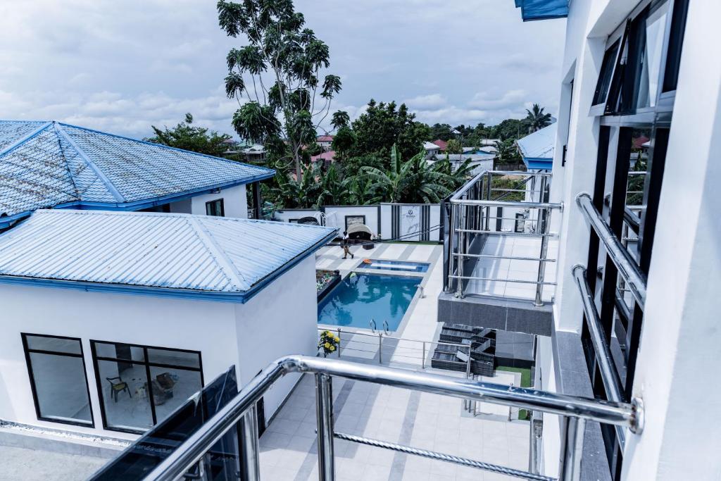 Bazén v ubytování Pinorich Hotel nebo v jeho okolí