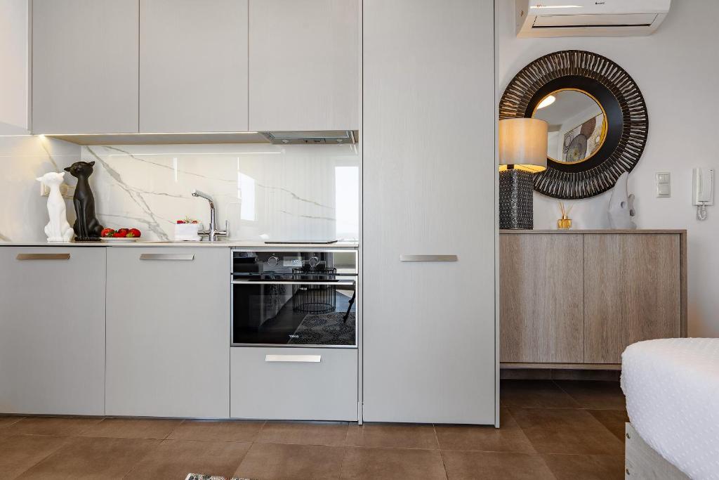 A kitchen or kitchenette at Ioanna Endless Blue Studio