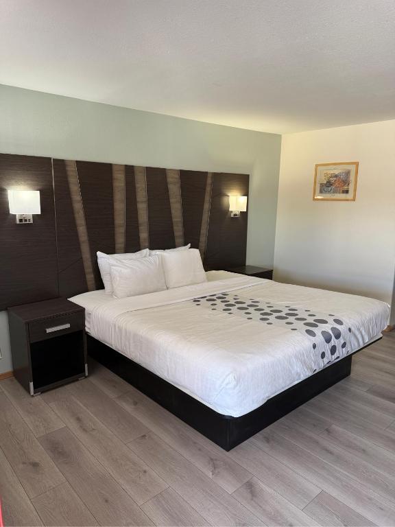Postel nebo postele na pokoji v ubytování Hotel 191 - Moab