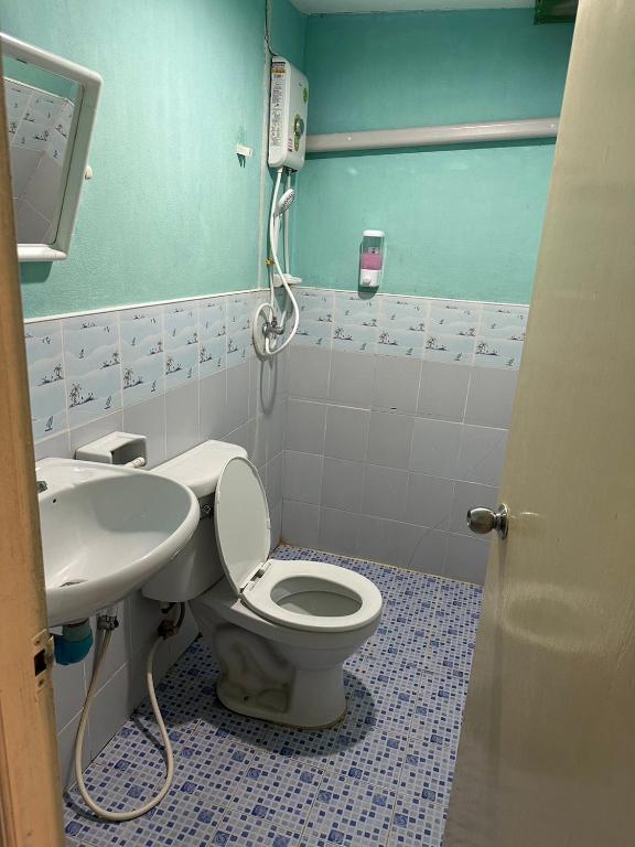 Koupelna v ubytování Koh Chang Baanrimtalay