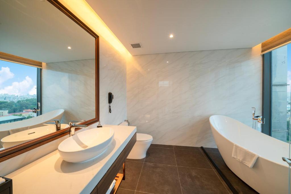 Charm Signature VIP 3 - Top Floor with City View - Included Afternoon Tea