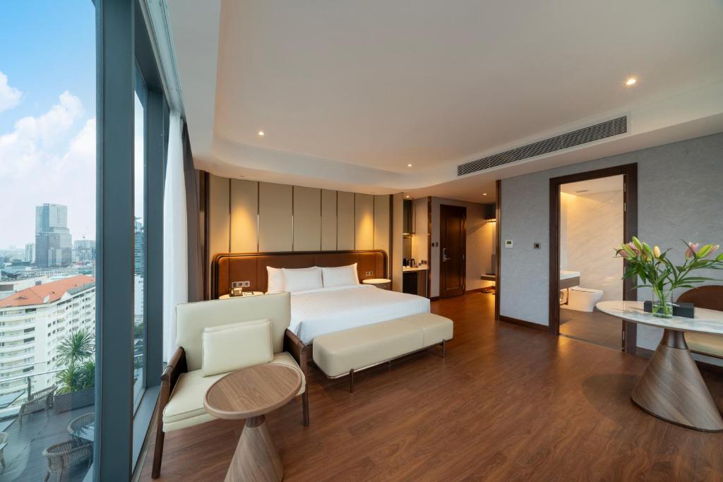 Charm Signature VIP 3 - Top Floor with City View - Included Afternoon Tea