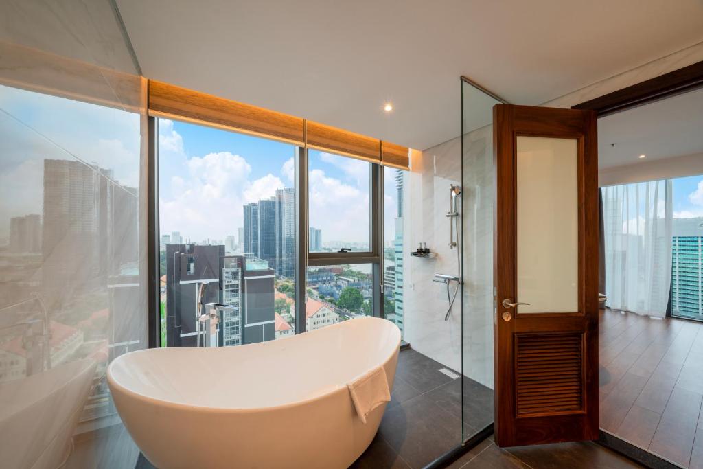 Charm Signature VIP 3 - Top Floor with City View - Included Afternoon Tea