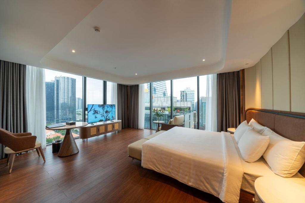 Charm Signature VIP 3 - Top Floor with City View - Included Afternoon Tea