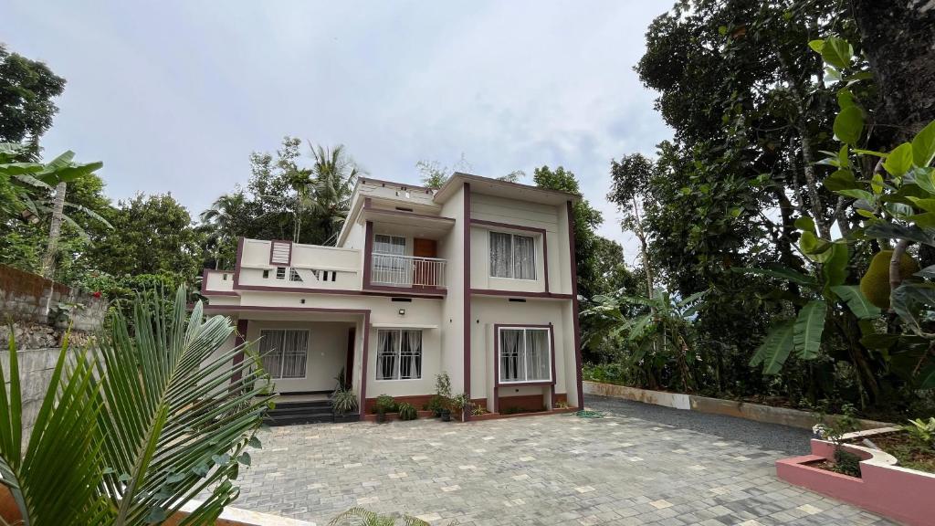 een afbeelding van een huis bij Vintage Coffee Premium Villa in Pinangode