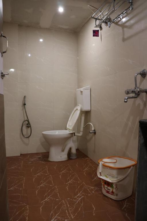 Koupelna v ubytování Raghunandan Residency