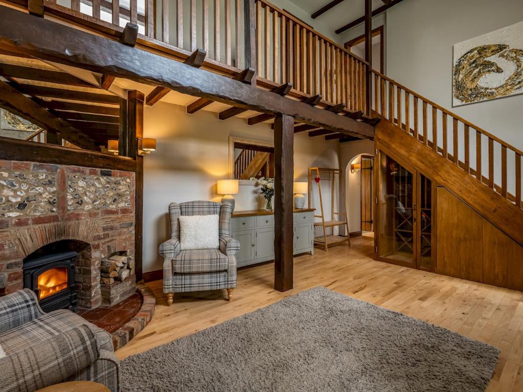 Uma área de estar em Pass the Keys Quintessential Chilterns Hideaway