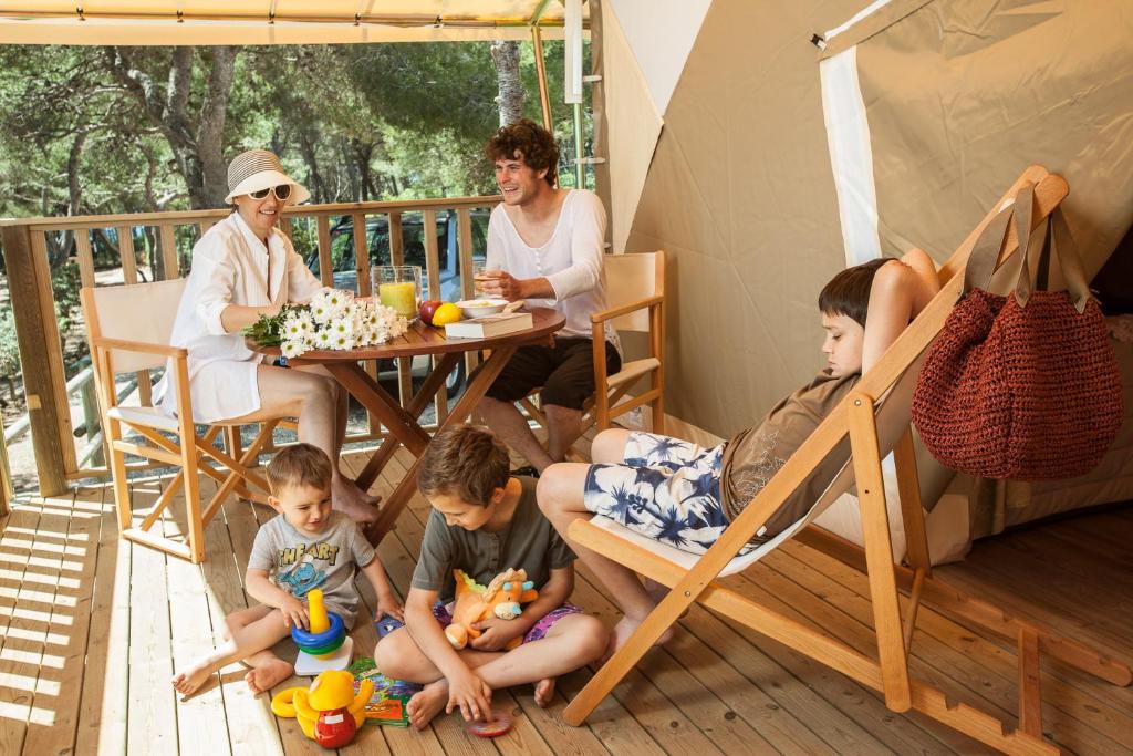 Camping Estival Torre de la Mora vendégei