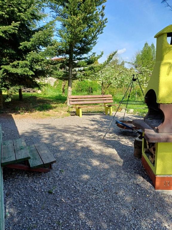 Vonkajšia záhrada v ubytovaní Domek u Piotra koło Szczyrku