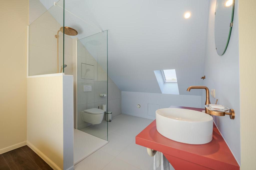 The Queen's Twelve by Romy&Travis - Resim 44