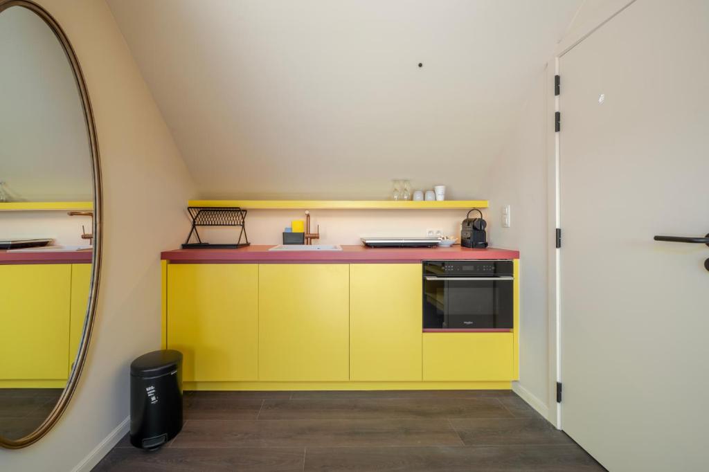 The Queen's Twelve by Romy&Travis - Resim 43