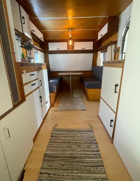 Kuchyň nebo kuchyňský kout v ubytování Campingwohnung am Silbersee in Freiburg