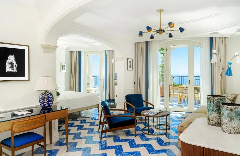 Deluxe Suite with Sea View