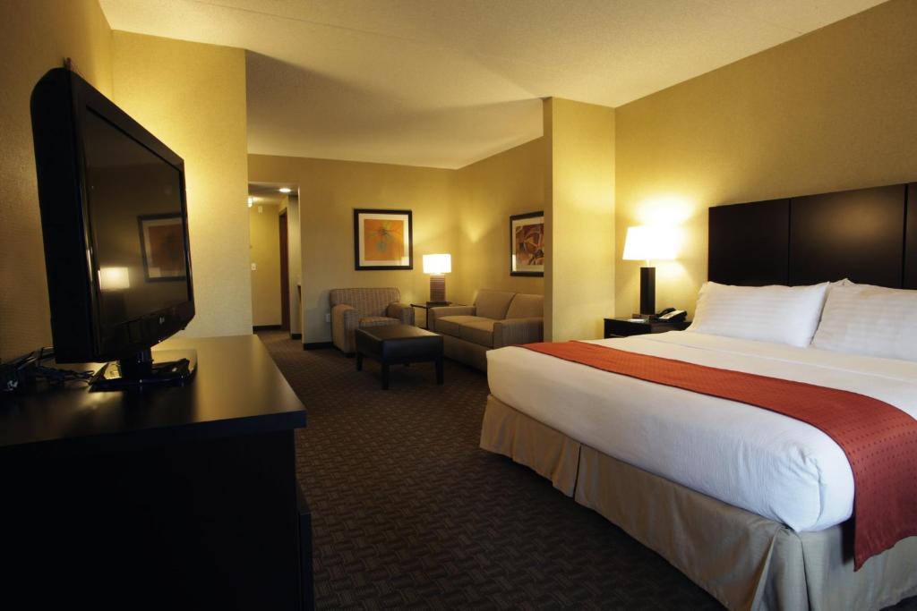 Postel nebo postele na pokoji v ubytování Holiday Inn Phoenix/Chandler by IHG