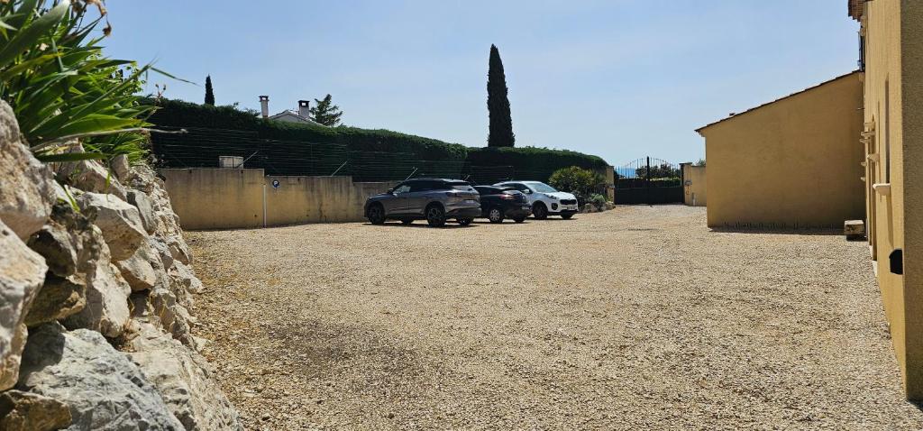 Galeriebild der Unterkunft Gîte Palma, vue exceptionnelle vallée Provençale in Le Barroux