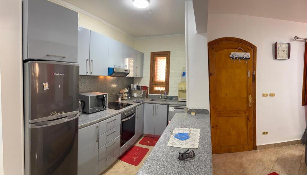 Kuchyň nebo kuchyňský kout v ubytování Riviera Sharm El-Sheikh neues komfortables großes renoviertes Apartment auch für Langzeitmieter buchbar
