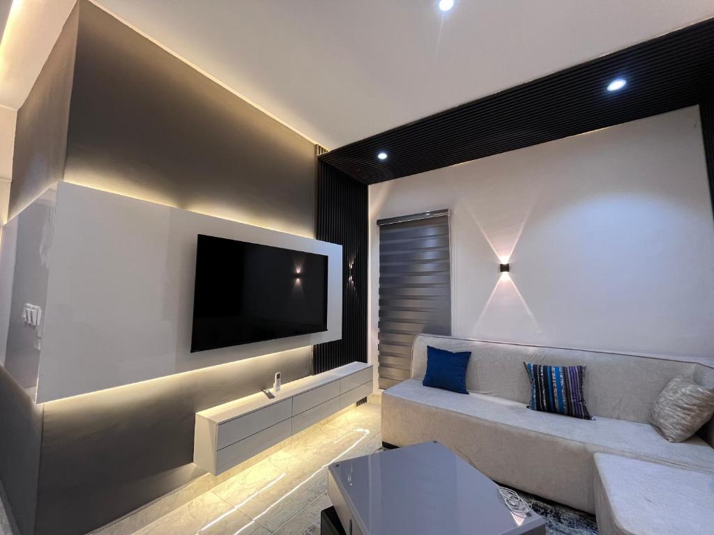 TV a/nebo společenská místnost v ubytování Blackwood Hotels