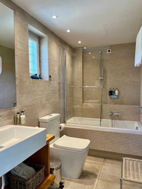 Koupelna v ubytování Niriedes Hotel