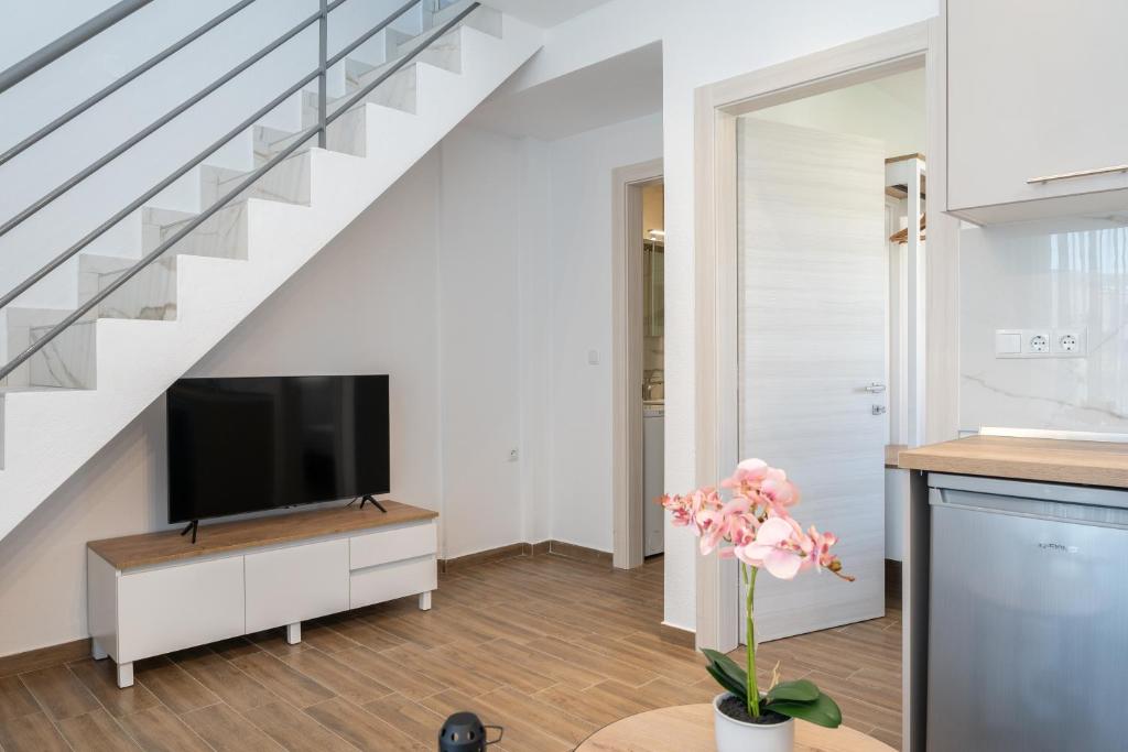 TV a/nebo společenská místnost v ubytování Anastasia Residential Complex